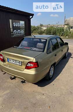 Седан Daewoo Nexia 2008 в Захарьевке