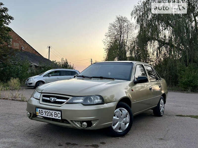 Седан Daewoo Nexia 2009 в 