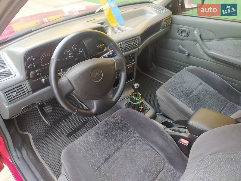 Седан Daewoo Nexia 2007 в Киеве