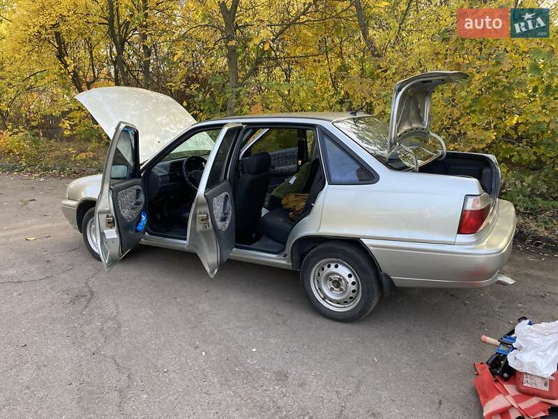 Седан Daewoo Nexia 2005 в Днепре