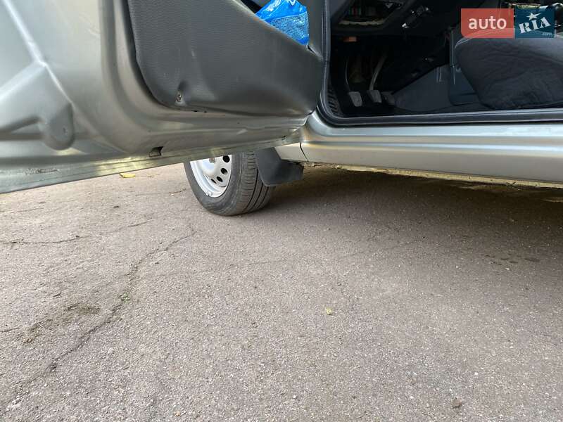 Седан Daewoo Nexia 2005 в Днепре