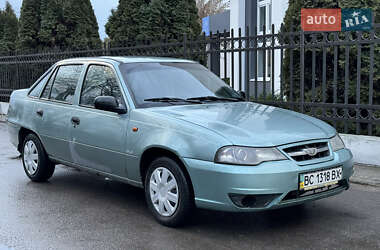 Седан Daewoo Nexia 2008 в Львові