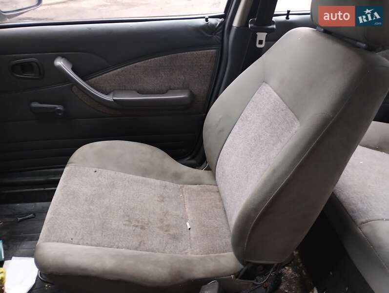 Седан Daewoo Nexia 2005 в Иванкове