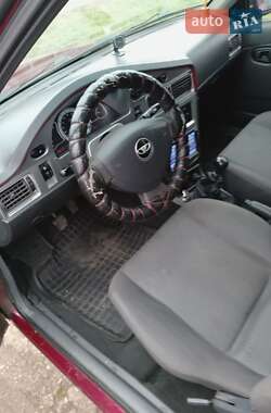 Седан Daewoo Nexia 2012 в 