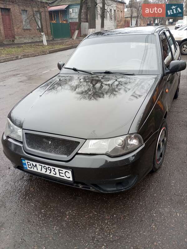 Седан Daewoo Nexia 2011 в 