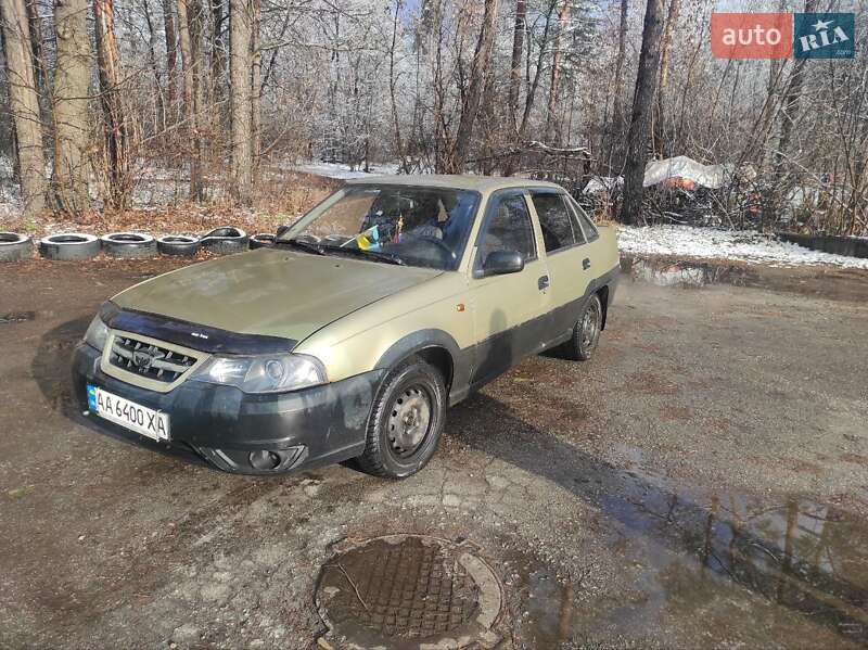 Седан Daewoo Nexia 2010 в Киеве