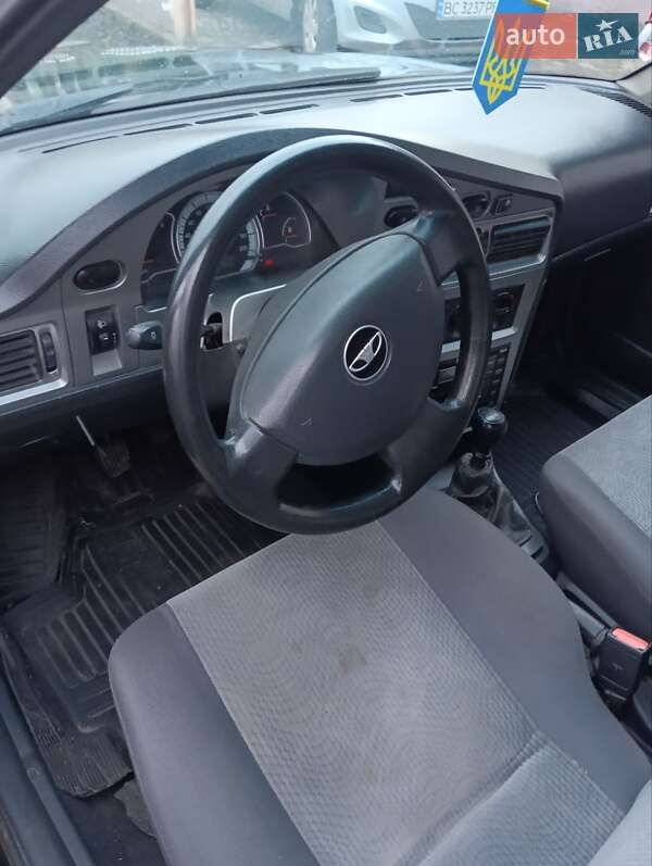 Седан Daewoo Nexia 2011 в Дубні