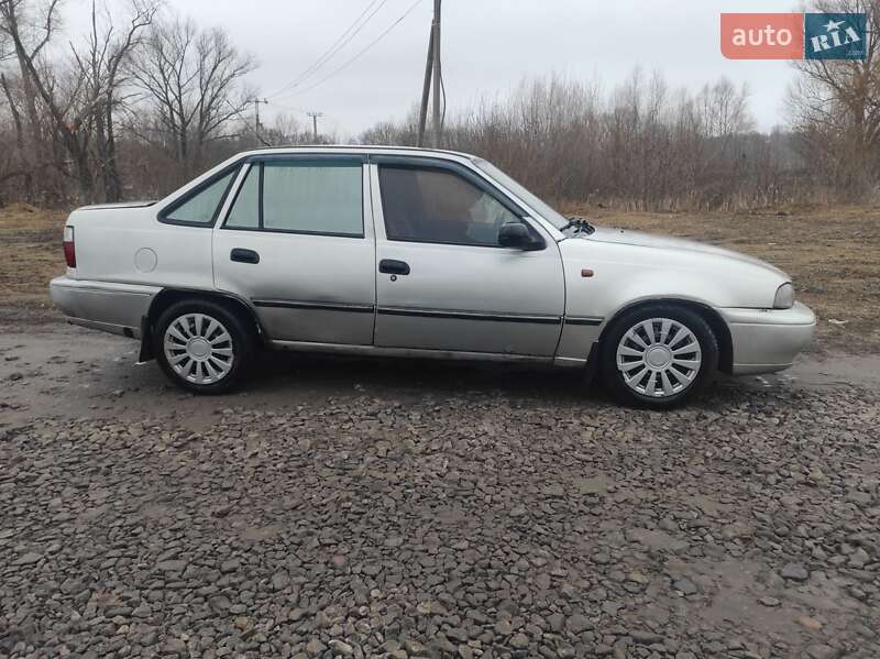 Седан Daewoo Nexia 2007 в Ромнах