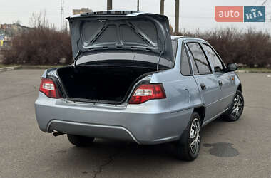 Седан Daewoo Nexia 2011 в 