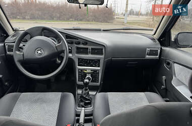 Седан Daewoo Nexia 2011 в 