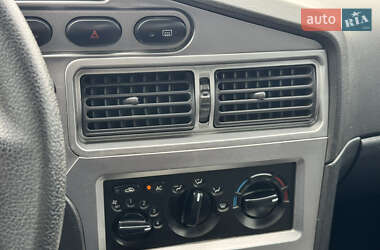 Седан Daewoo Nexia 2011 в 