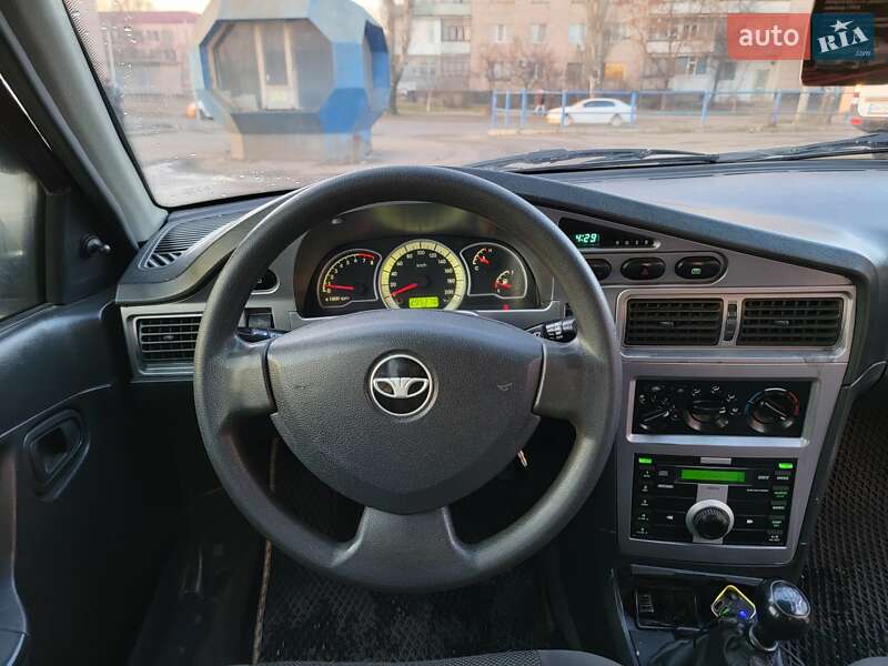 Седан Daewoo Nexia 2008 в Славянске