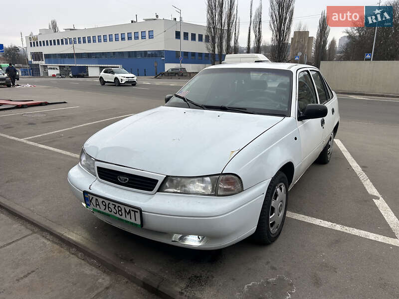 Седан Daewoo Nexia 1995 в Киеве