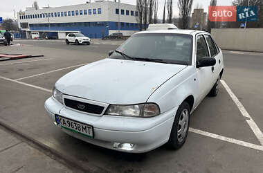 Седан Daewoo Nexia 1995 в 
