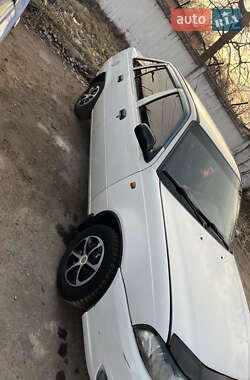 Седан Daewoo Nexia 2011 в 