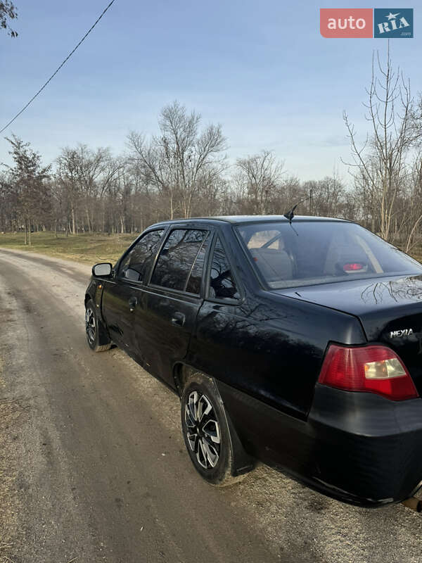 Седан Daewoo Nexia 2010 в Кропивницком