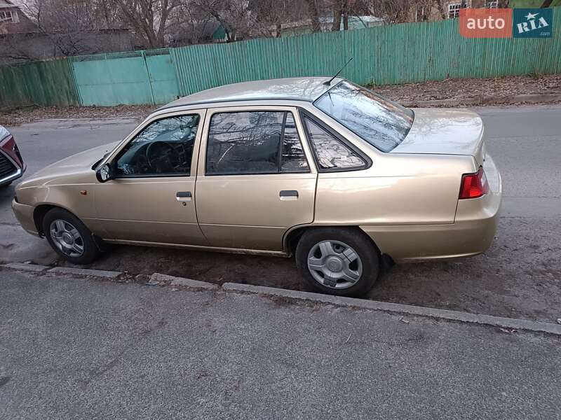 Седан Daewoo Nexia 2011 в Киеве
