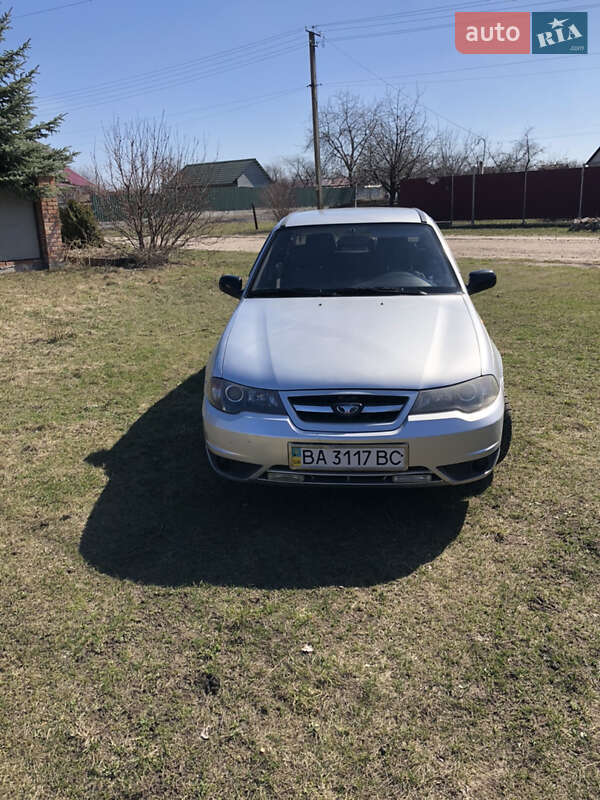 Седан Daewoo Nexia 2013 в Кропивницком