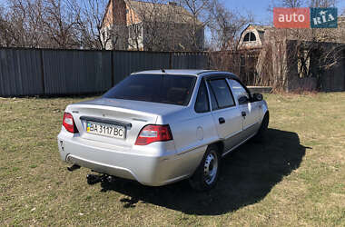 Седан Daewoo Nexia 2013 в 