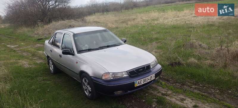 Седан Daewoo Nexia 2004 в Днепре