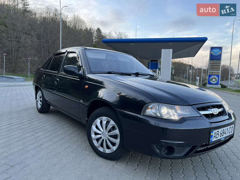 Седан Daewoo Nexia 2012 в 