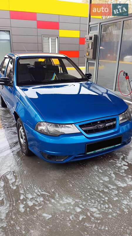 Седан Daewoo Nexia 2014 в 