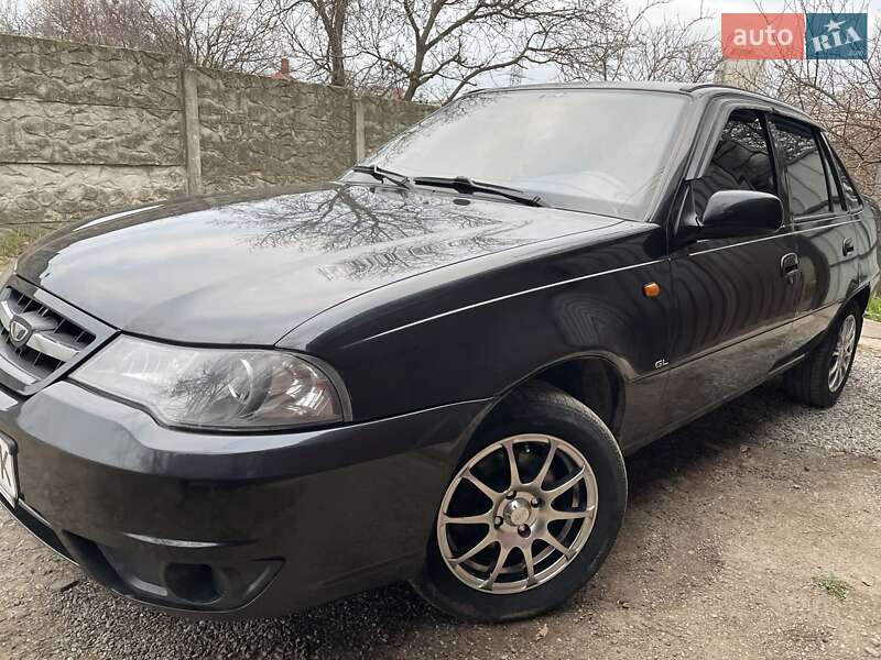 Седан Daewoo Nexia 2011 в 