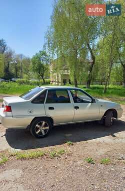 Седан Daewoo Nexia 2008 в Доброславі