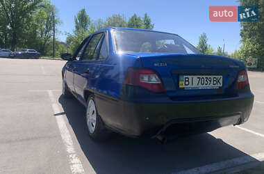 Седан Daewoo Nexia 2011 в 