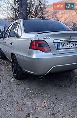 Седан Daewoo Nexia 2008 в Рахові