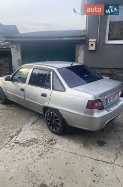 Седан Daewoo Nexia 2011 в 