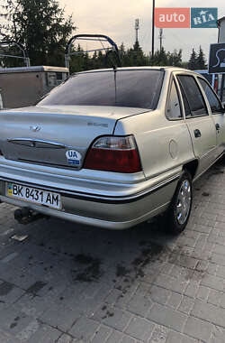 Седан Daewoo Nexia 2008 в 