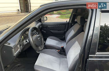 Седан Daewoo Nexia 2012 в 