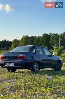 Седан Daewoo Nexia 1996 в 