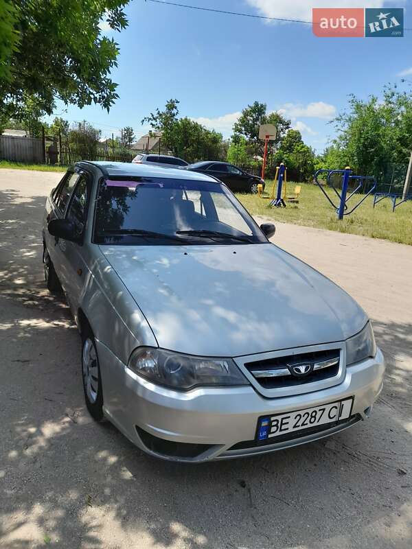 Седан Daewoo Nexia 2008 в Николаеве