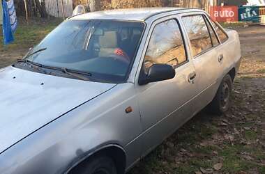 Седан Daewoo Nexia 2011 в 