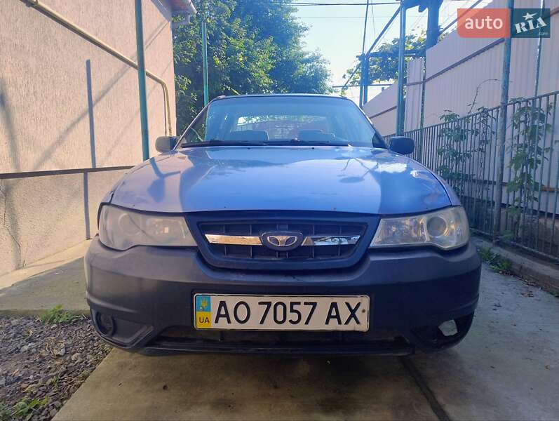 Седан Daewoo Nexia 2009 в Ужгороді