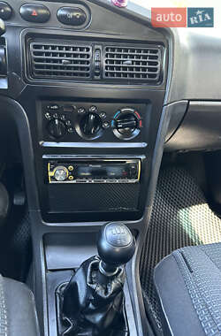 Седан Daewoo Nexia 2011 в 