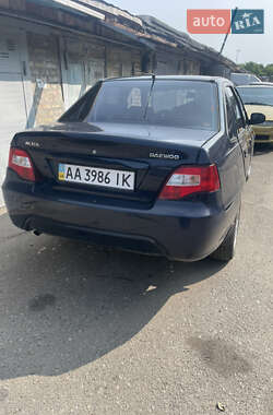 Седан Daewoo Nexia 2008 в 