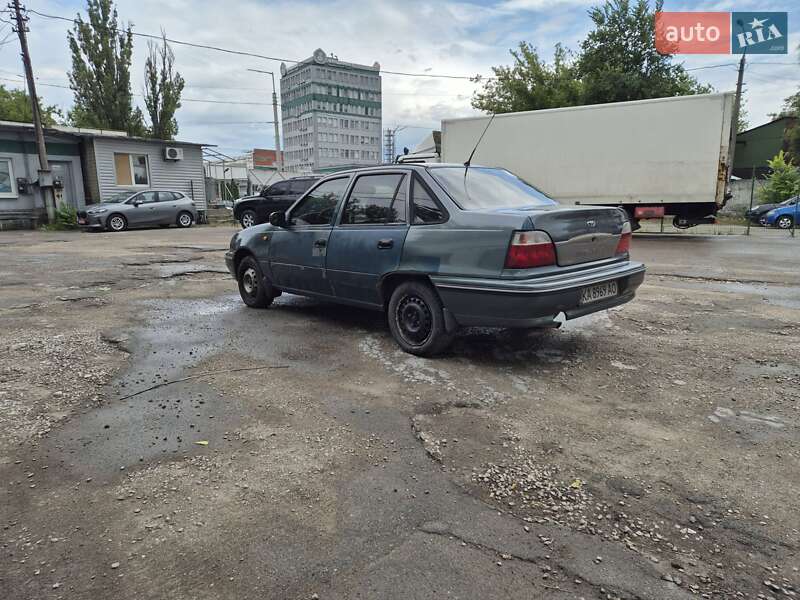 Седан Daewoo Nexia 2005 в Киеве