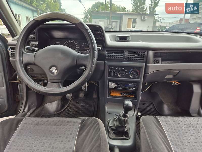 Седан Daewoo Nexia 2005 в Киеве