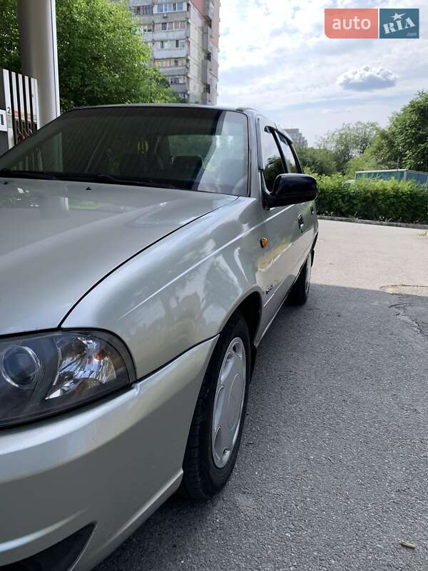 Седан Daewoo Nexia 2008 в Днепре