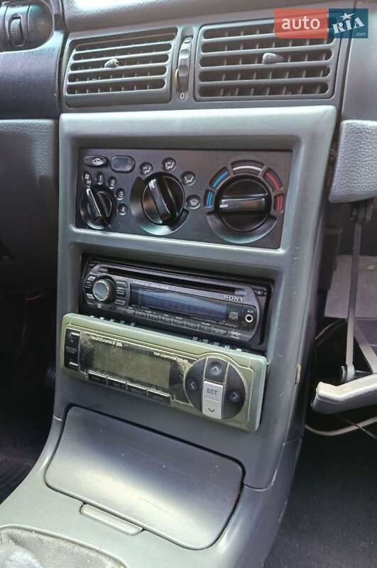 Седан Daewoo Nexia 1998 в Киеве