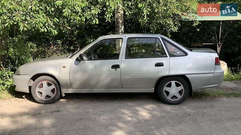 Седан Daewoo Nexia 2009 в 