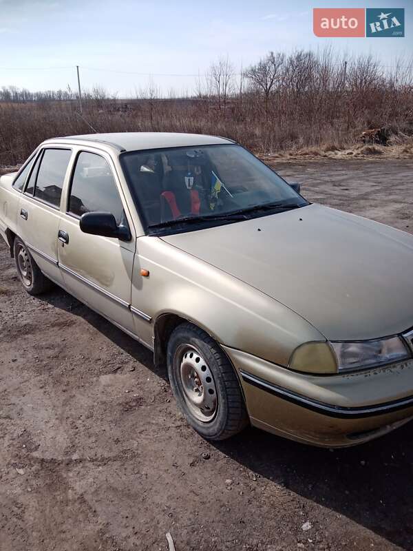 Седан Daewoo Nexia 2008 в Волочиске