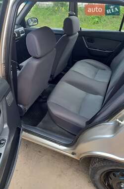Седан Daewoo Nexia 2014 в 
