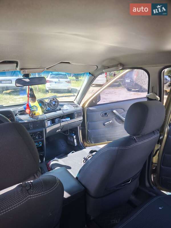 Седан Daewoo Nexia 2007 в Вараше