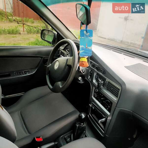 Седан Daewoo Nexia 2011 в Киеве