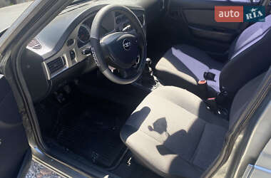 Седан Daewoo Nexia 2013 в 