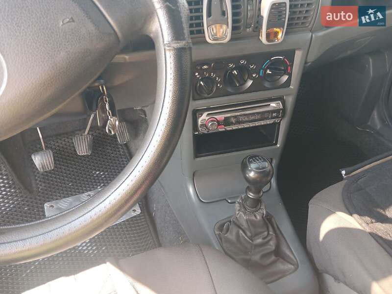 Седан Daewoo Nexia 2008 в Нововолинську